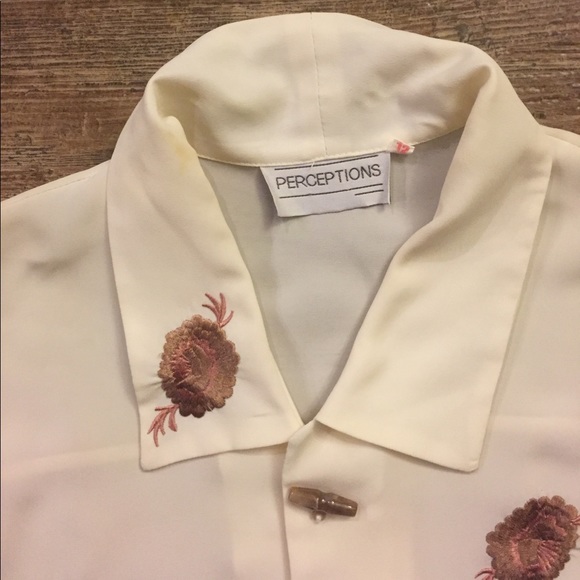 Perceptions floral blouse - Picture 3 of 7